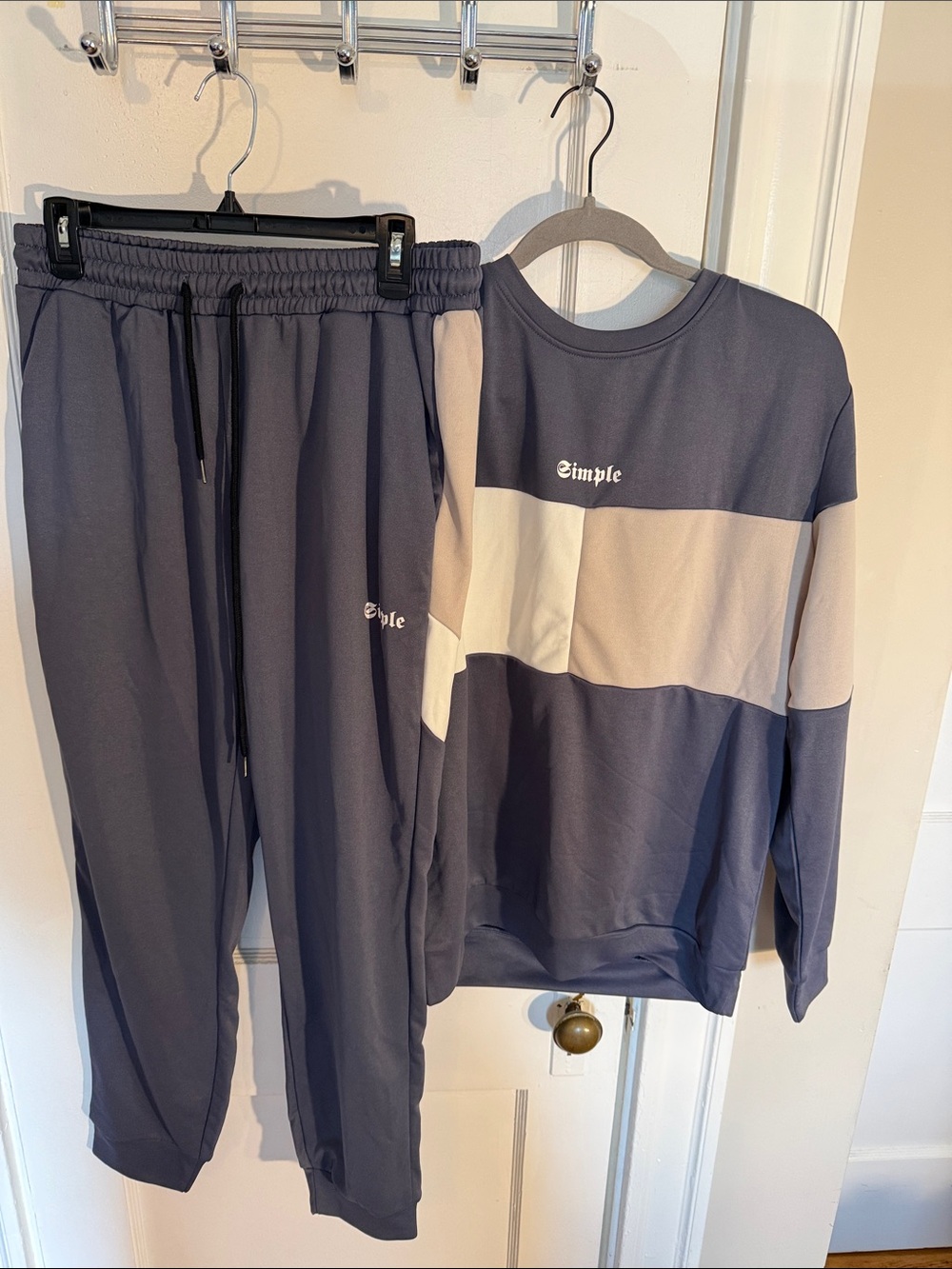 Simple Men’s Sweatsuit